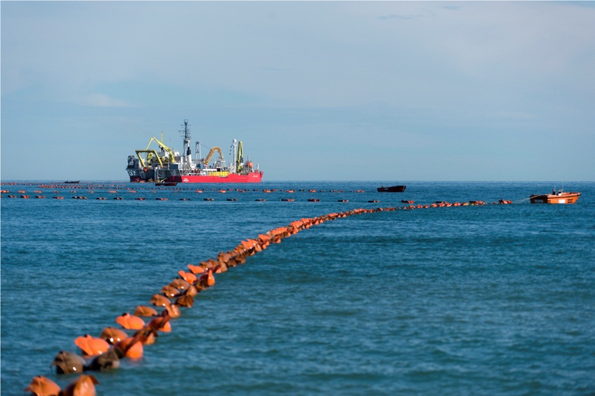 Submarine cables, there's power under water!